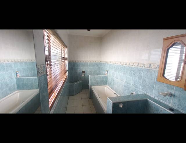 3 BEDROOM FREEHOLD FOR SALE IN GLENMORE
